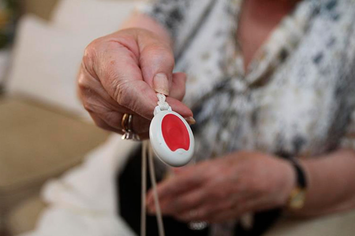 Los mejores dispositivos de teleasistencia para personas mayores - Cuidado  mayor